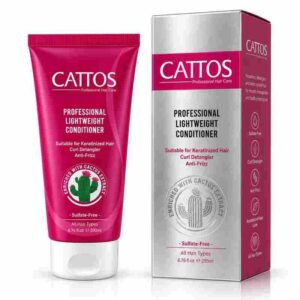 بلسم احترافي خفيف الوزن لفك التشابك ومكافحة النفشة بروفيشنال لايت ويت كونديشنر (Professional Lightweight Conditioner) بخلاصة الصبار الطبيعي خالي من السلفات ملائم للشعر المعالج بالكيراتين والكيرلي لجميع أنواع الشعر من كاتوس (CATTOS - Professional Hair Care)